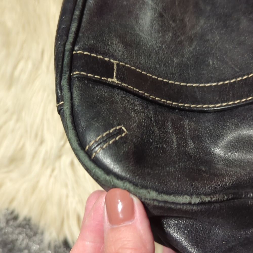 Black leather Etienne Aigner Purse - Picture 12 of 14